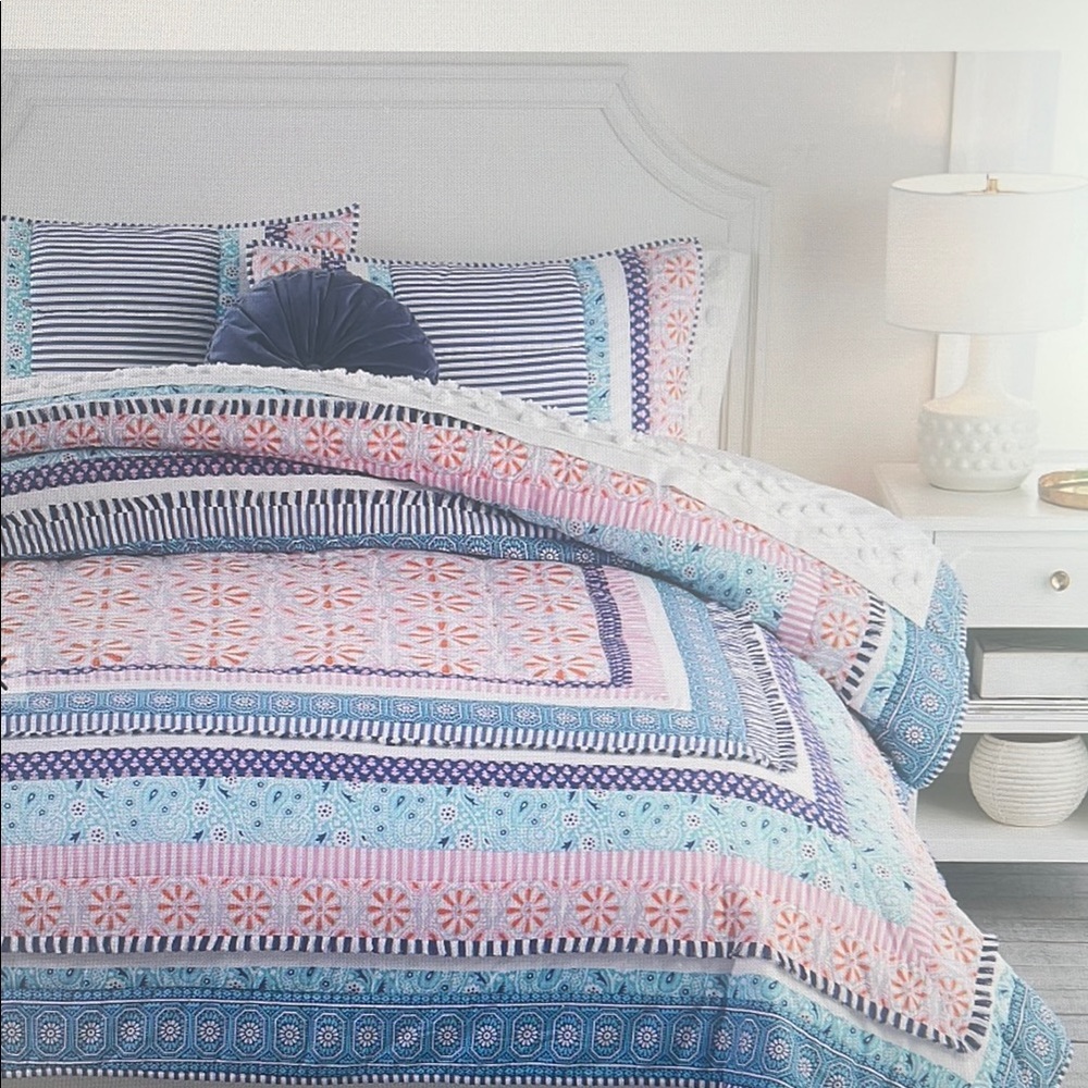 Pottery Barn Teen Zadey Patchwork Quilt, Twin/Twin XL Comforter